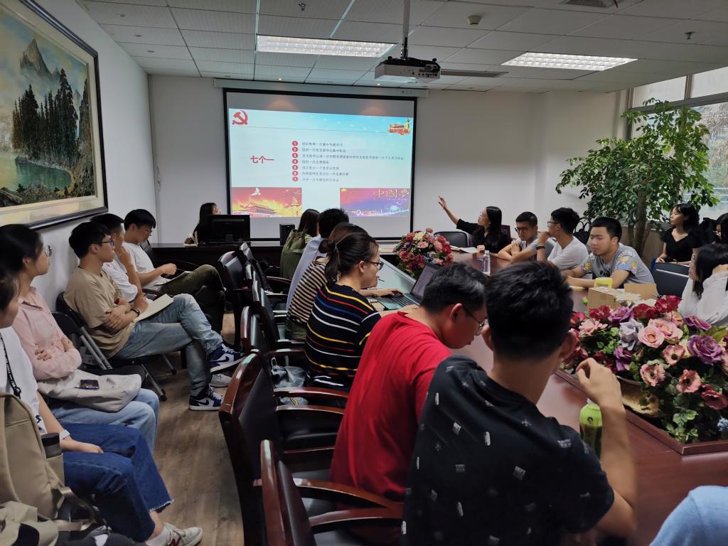 说明: //xiaoyuanwang.asia-cr.net/__local/C/60/90/BE4F0D17578AFABF1B901C1E78B_3F743DD3_1D9F7.jpg